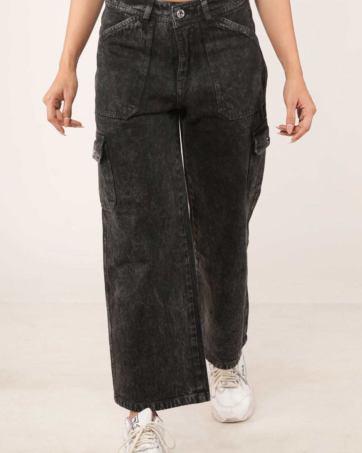 Woman wearing a Charcoal 6-Pocket Cargo Jeans.